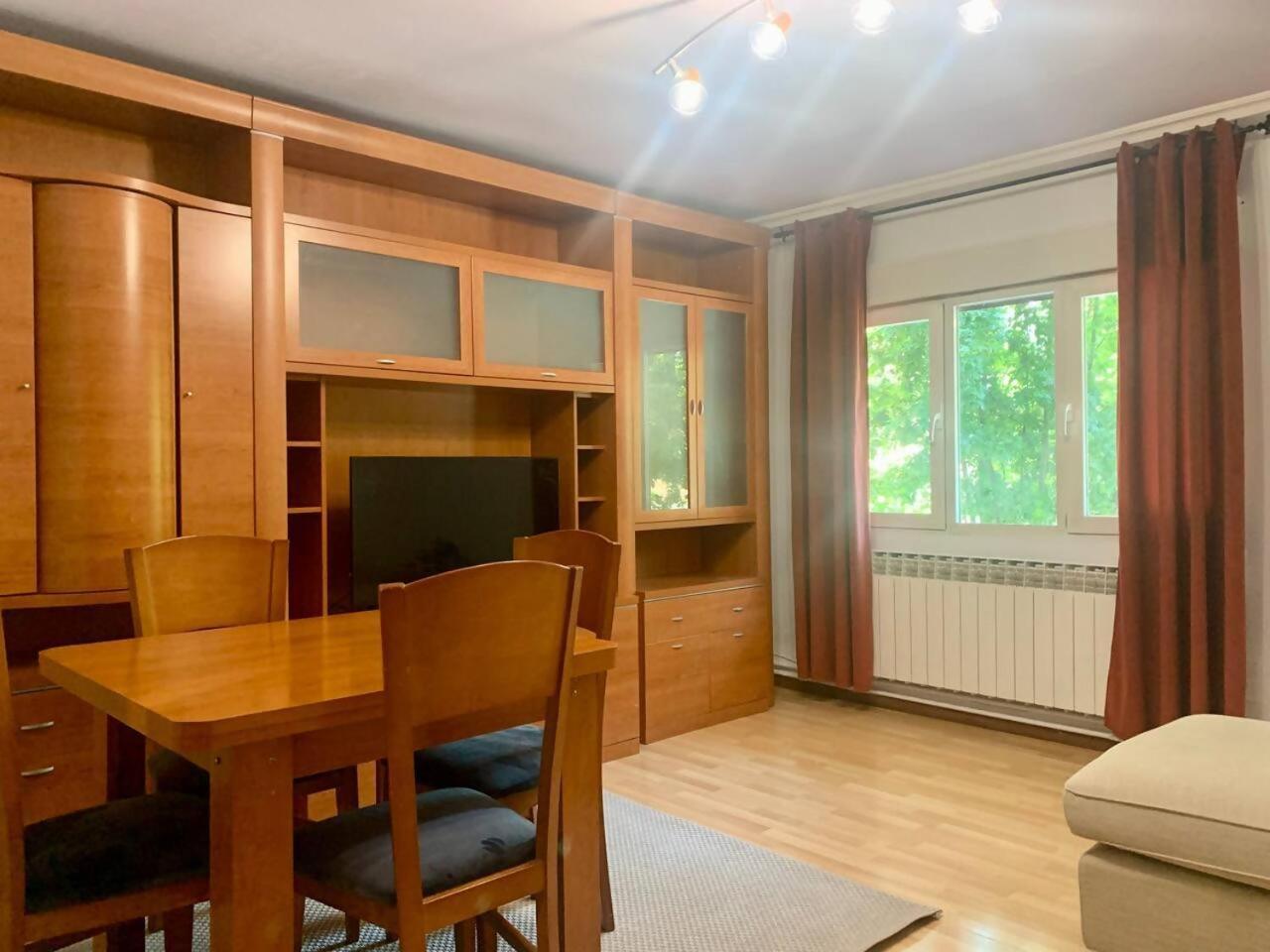 Apartamento Centrico Y Comodo Vitoria-Gasteiz Ngoại thất bức ảnh